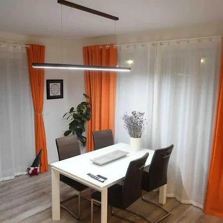 Former Berlin High-end Kitchen 3 Bedroom Lejlighed