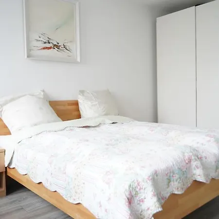 Former Berlin High-end Kitchen 3 Bedroom *